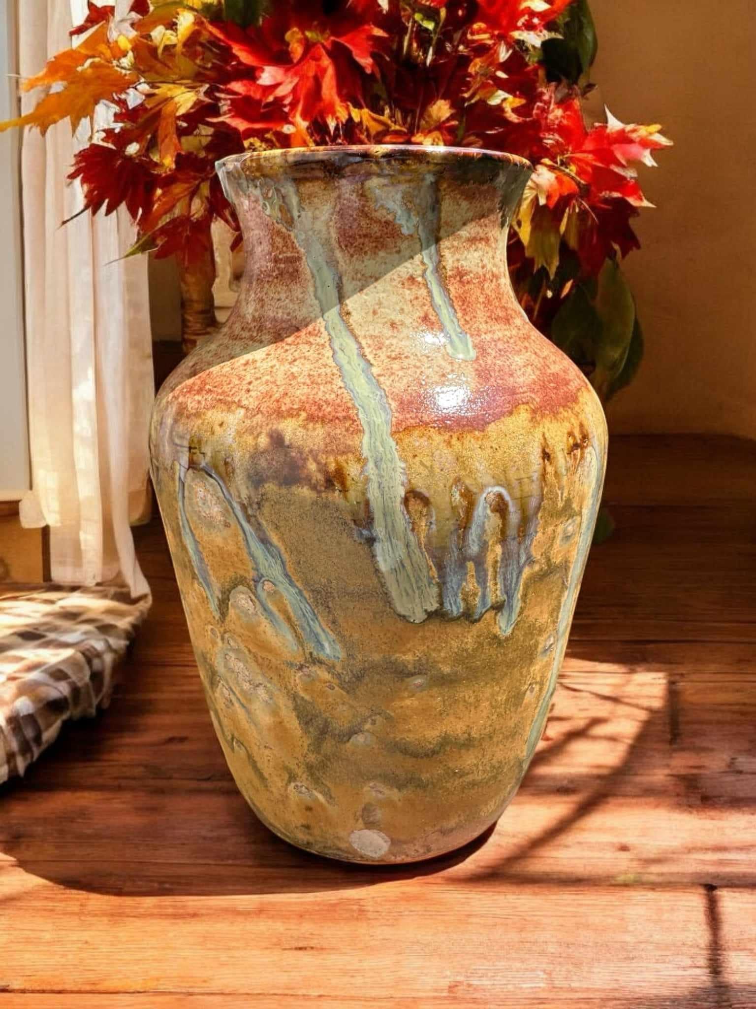 Handmade vase by HeiroPottery